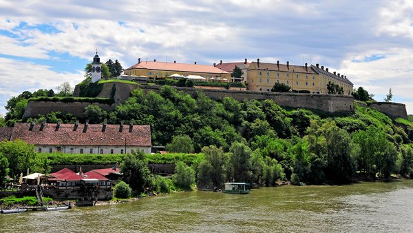 Toranj sa satom na Petrovaradinskoj tvrđavi